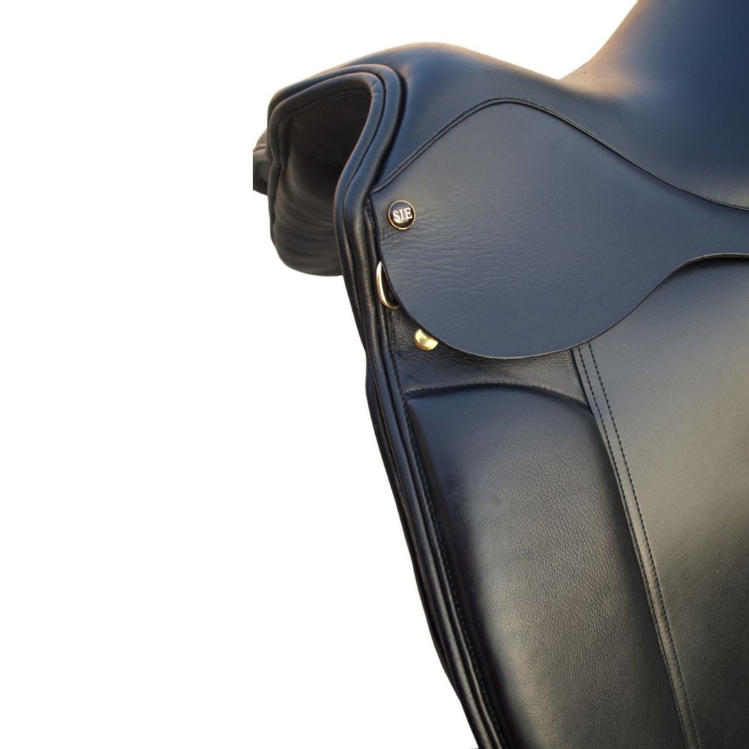 SIE English Dressage Leather Saddle Deep Seat Wool Flocked Panels Fibre Flex Tree